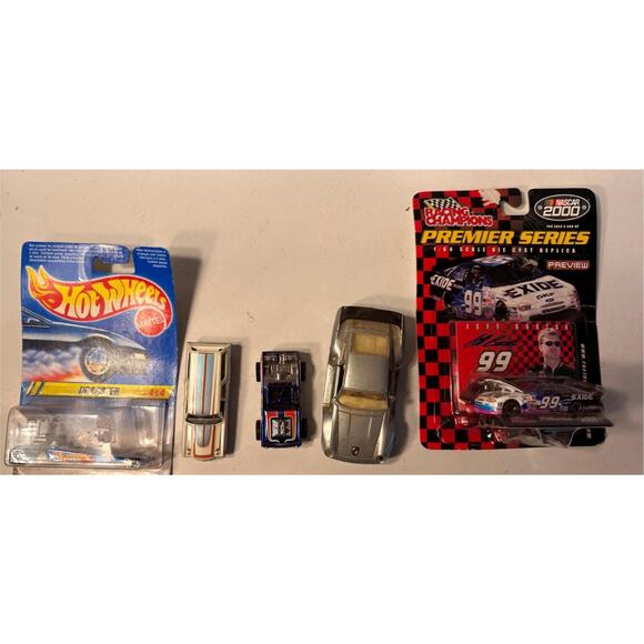 Die Cast & Toy Car Lot - 16x10x6 Box Filled as Pictured (Lot 03) - Picture 6 of 6